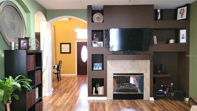 Building Photo - 162 Crystal Oak Dr