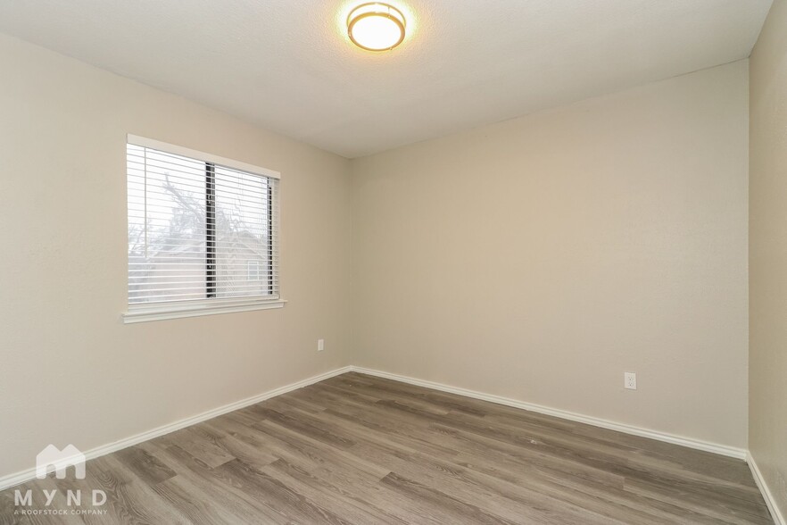 Building Photo - 7413 Waterway Dr