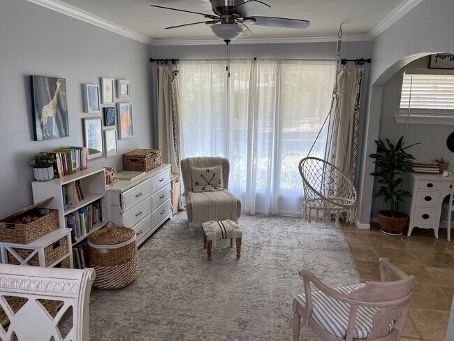 Building Photo - 830 Blackburn St