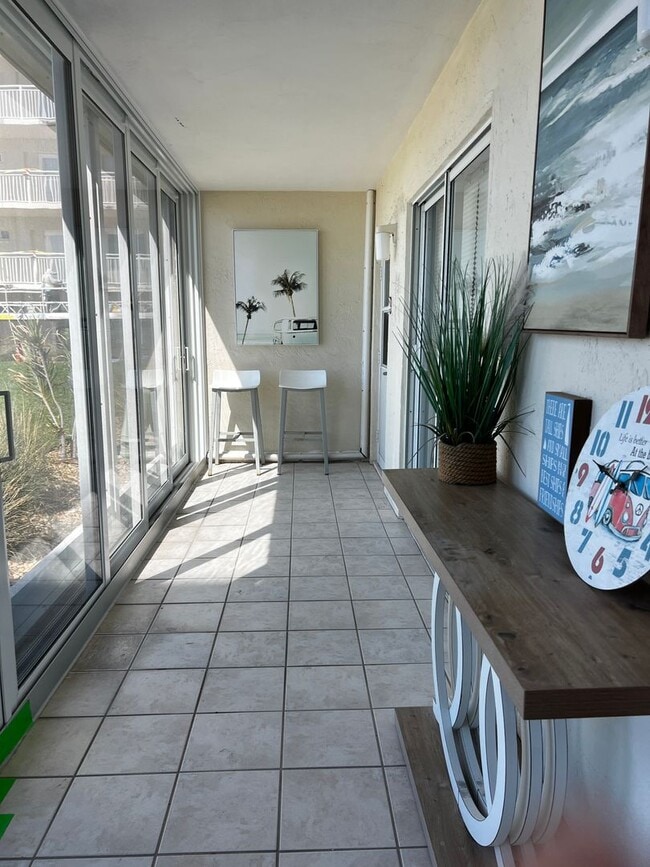 Building Photo - 2BD/2BA on the Gulf of Mexico!