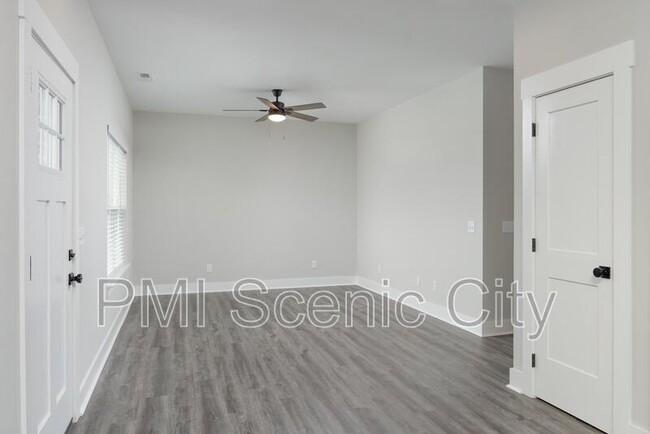 Building Photo - 4207 Willard Dr