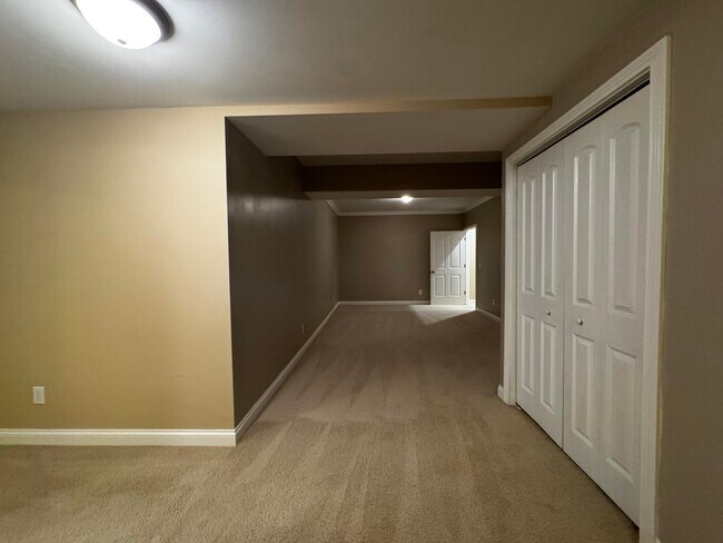 Building Photo - 3120 Hemingway Ln
