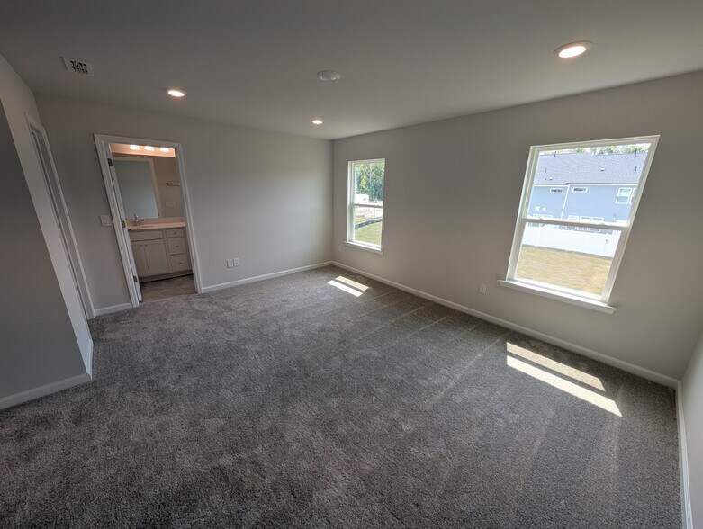 Building Photo - 1518 Tamarisk Ln