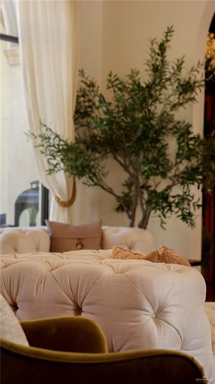 Building Photo - 11 N Taylor Rd