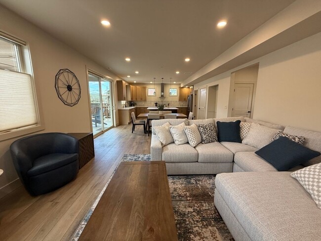 Building Photo - Now renting brand-new 3 bedroom, one study/Den, 2.5 bathroom House $3,650 unfurnished and $6,000 ...