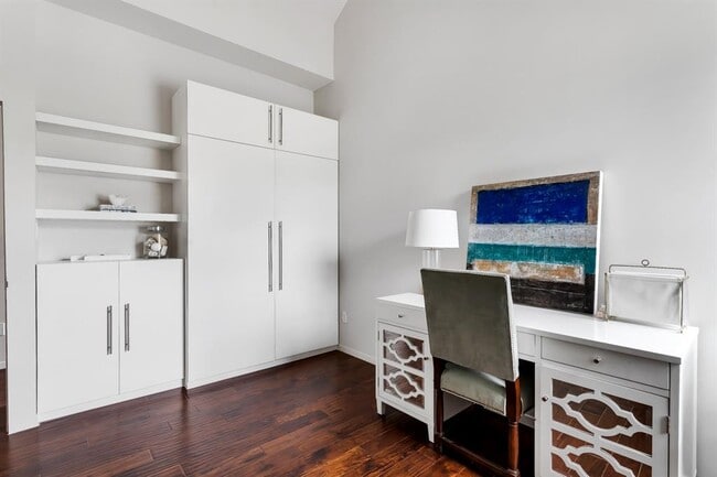 Building Photo - 14505 Running Deer Trail