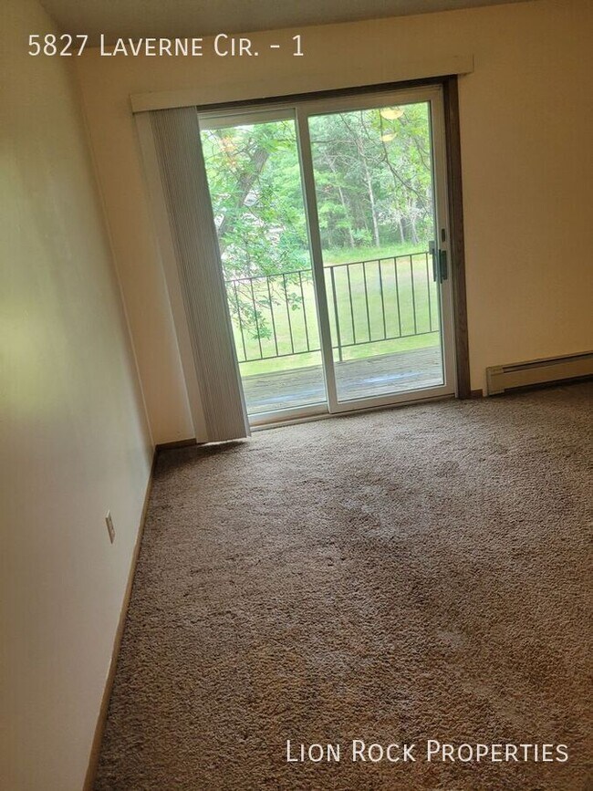 Building Photo - 5827 Laverne Cir N