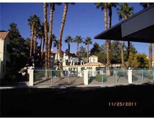 Building Photo - 7570 W Flamingo Rd