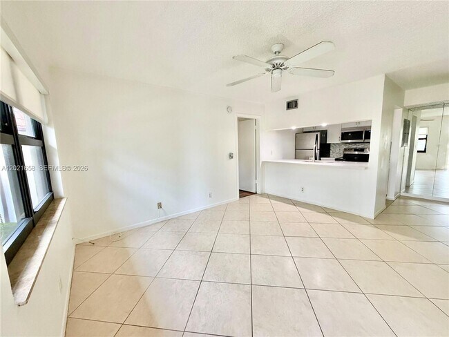 Building Photo - 7137 Golf Colony Ct