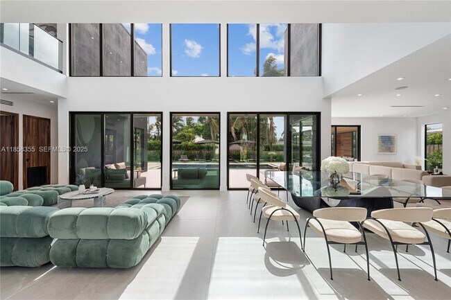 Building Photo - 1960 NE 197th Terrace