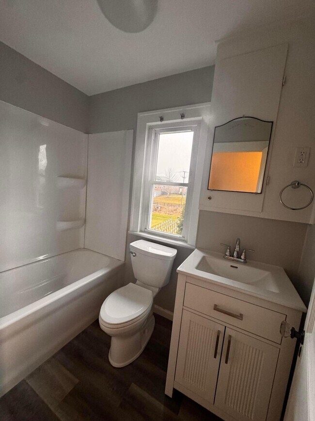 Building Photo - 79 W Cherry St