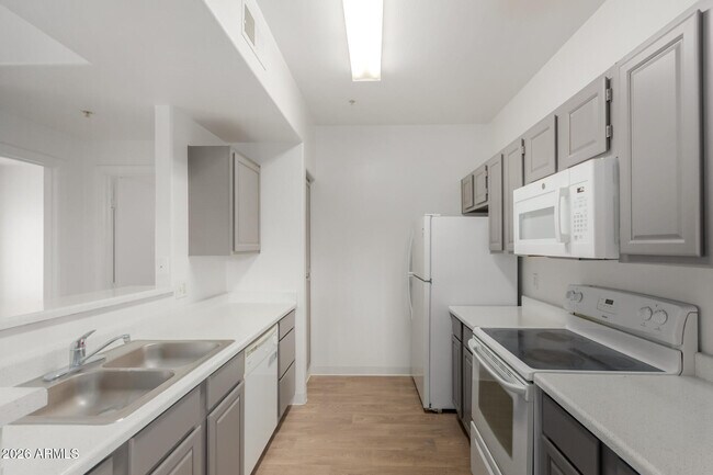 Building Photo - 13700 N Fountain Hills Blvd