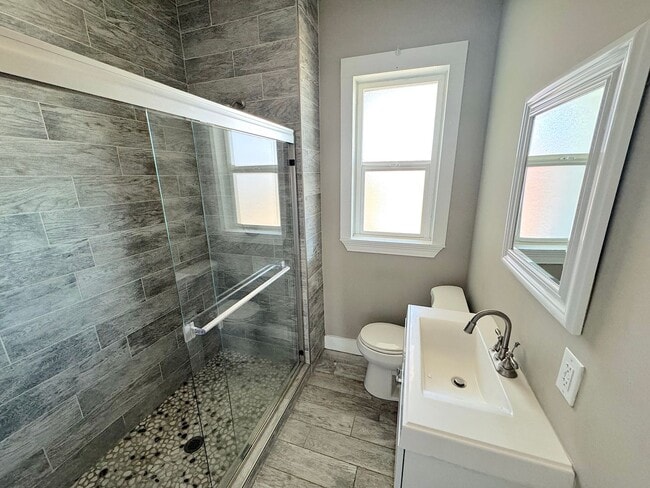 Building Photo - Sunset Heights Historic Home - 3Bed Refrig A/C!