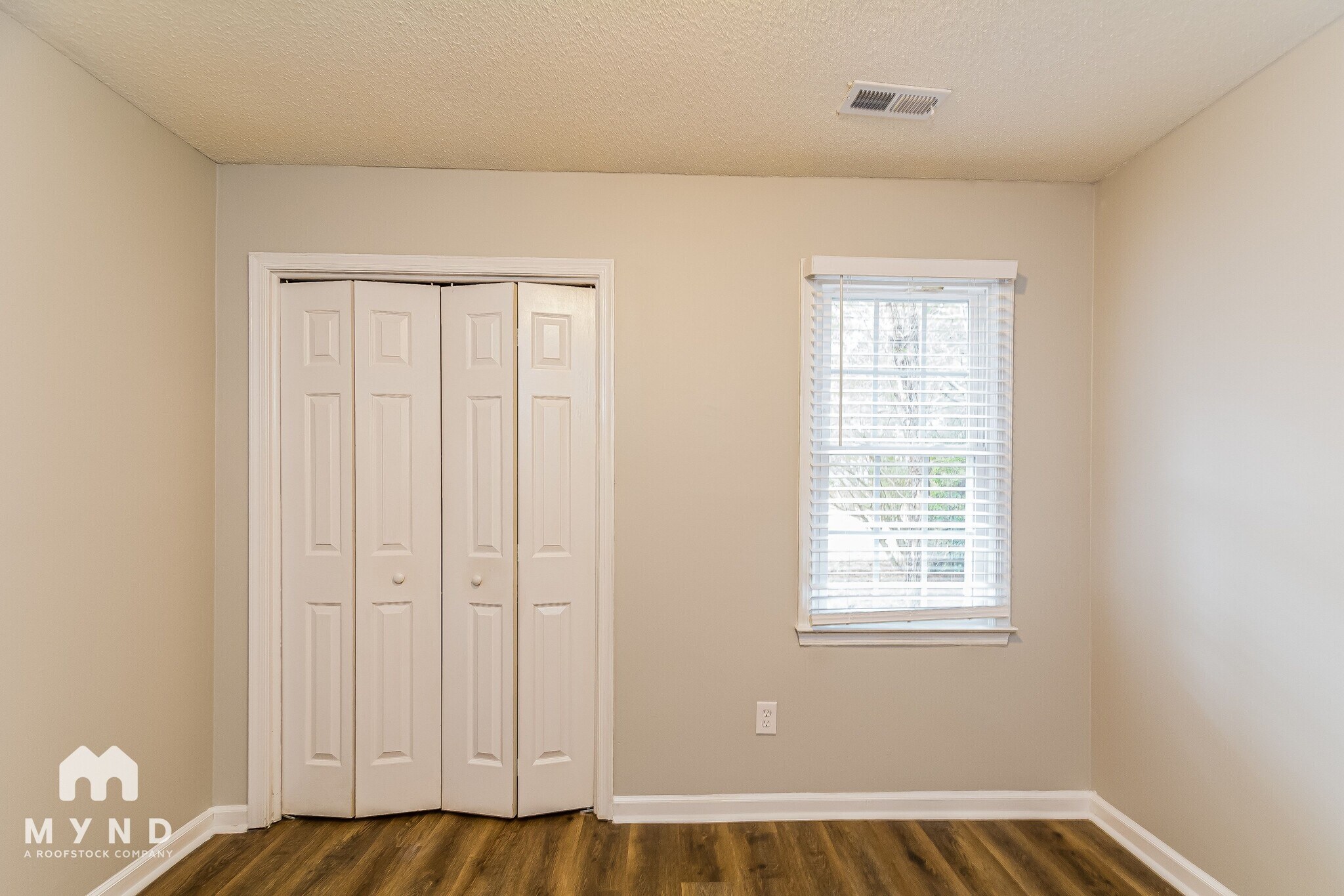 Building Photo - 409 Crosspine Dr