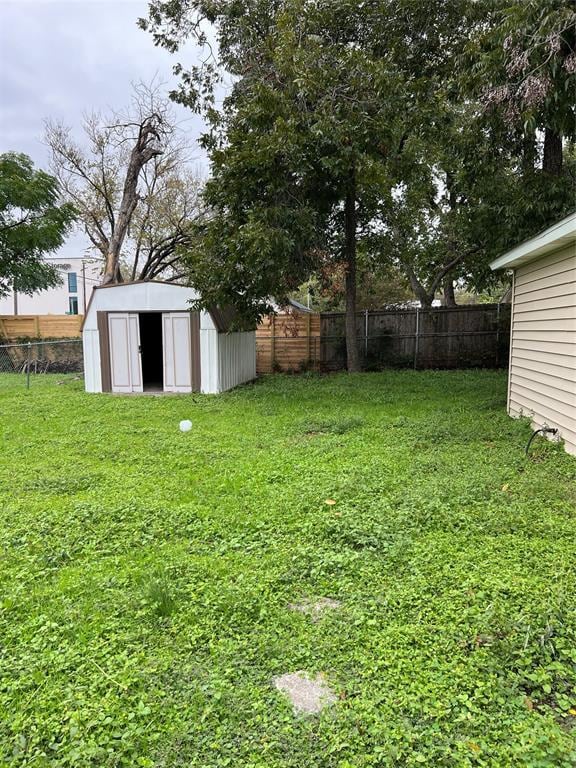 Building Photo - 941 E 52nd St