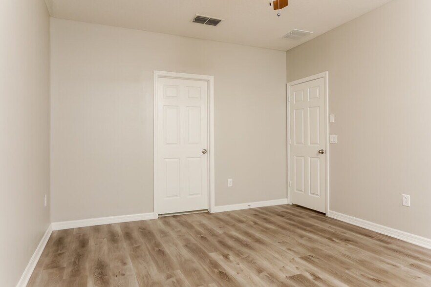 Building Photo - 25137 Chipshot Ct