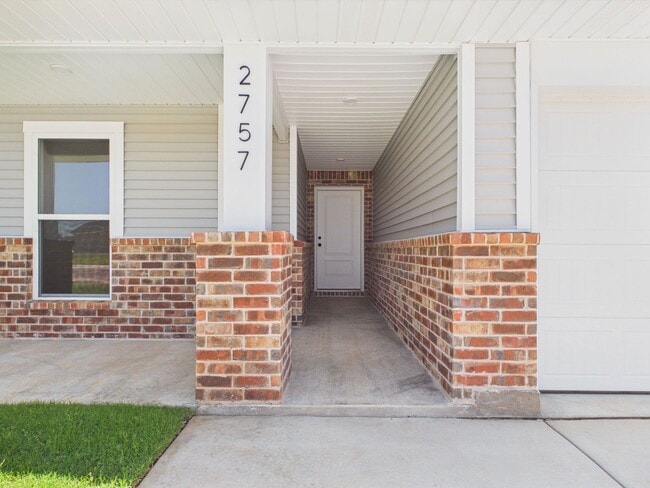 Building Photo - Great 2 Bedroom in West Plains District