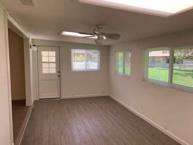 Building Photo - A beautiful Del Mar model for lease in Leisure Village