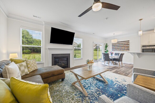 Building Photo - "Spacious 5-Bedroom Gem in Gastonia with 3...