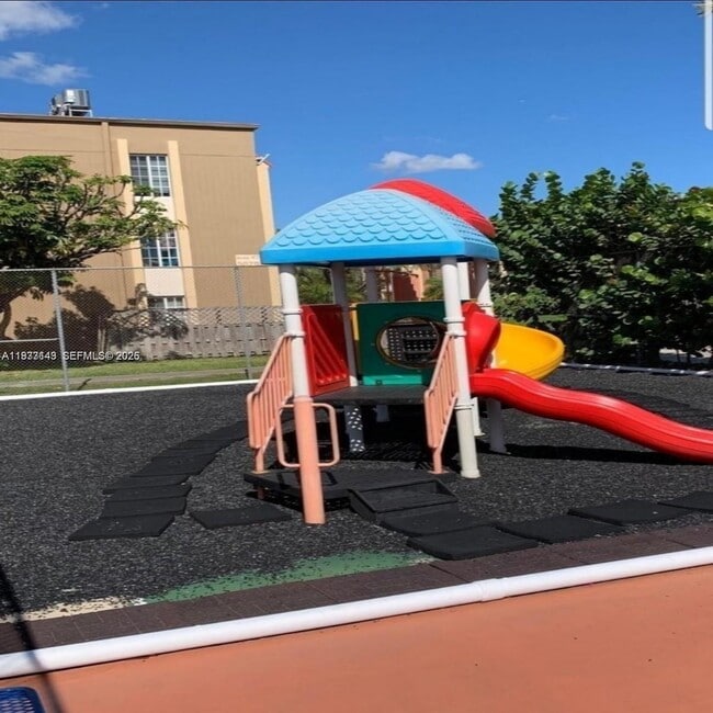 Building Photo - 5122 NW 79th Ave