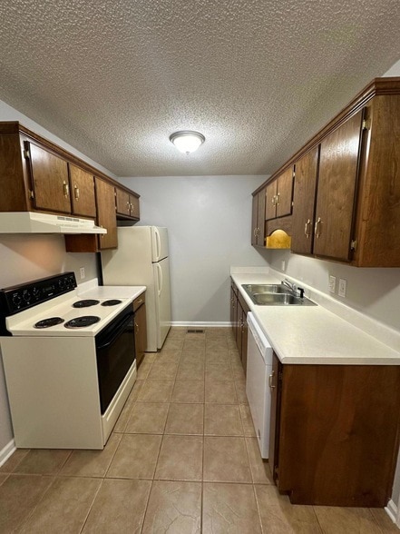 Building Photo - 1230 Village Way