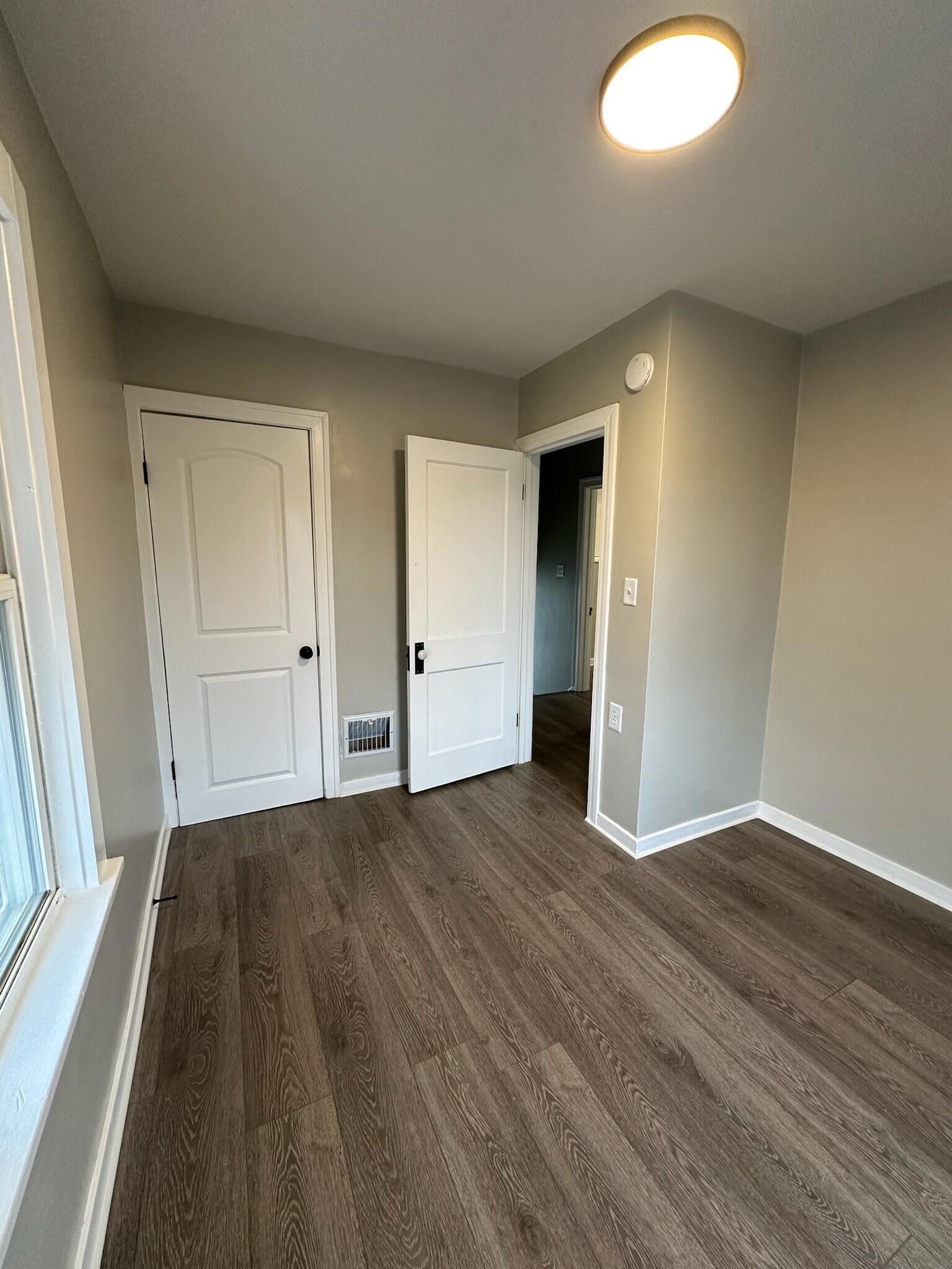 Bedroom 2 - 154 W Plumer St