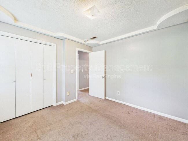 Building Photo - 7115 Bales Ave