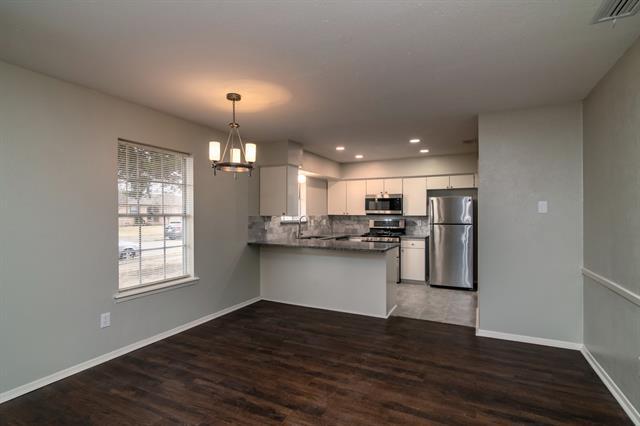 Building Photo - 3701 Summit Ln