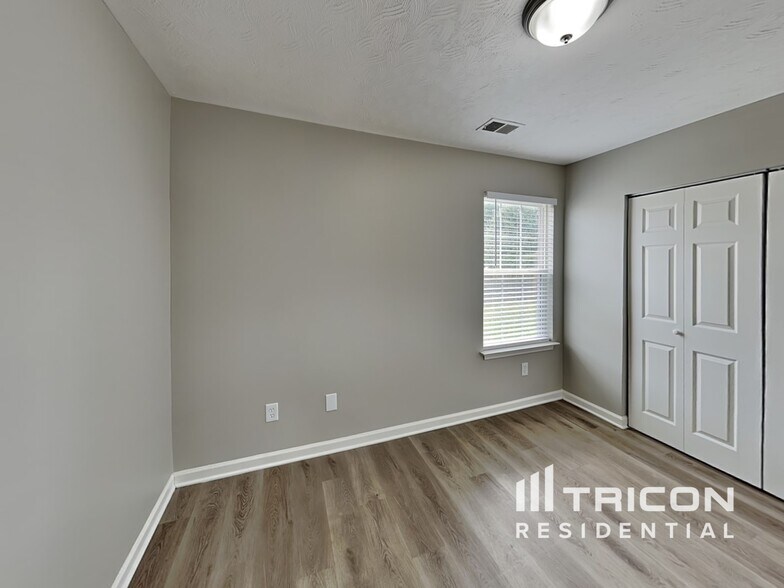 Building Photo - 474 Albion Way