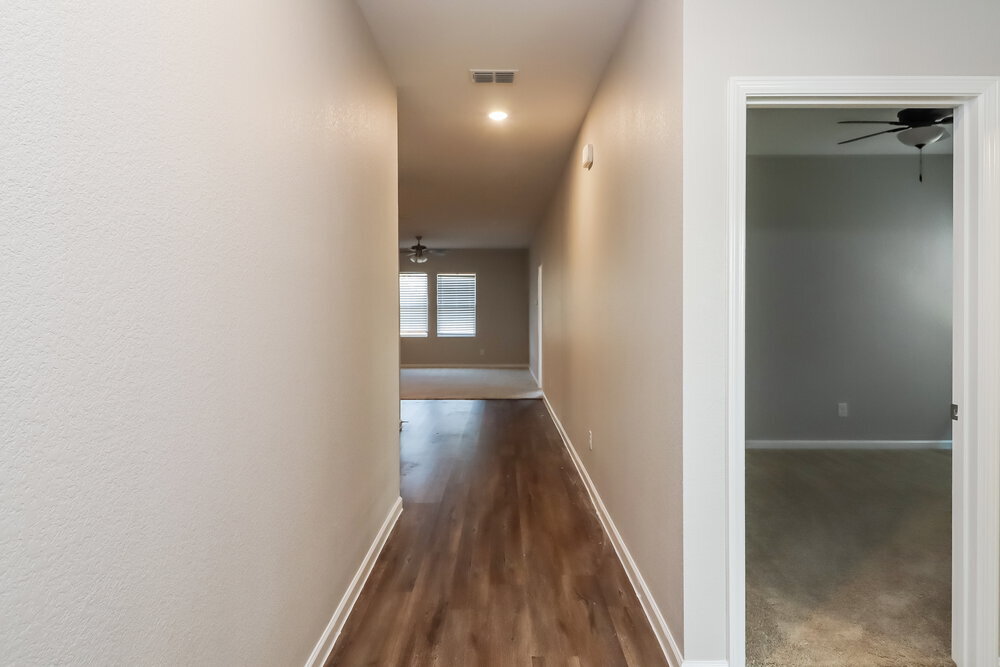 Building Photo - 10332 Jameson Ln