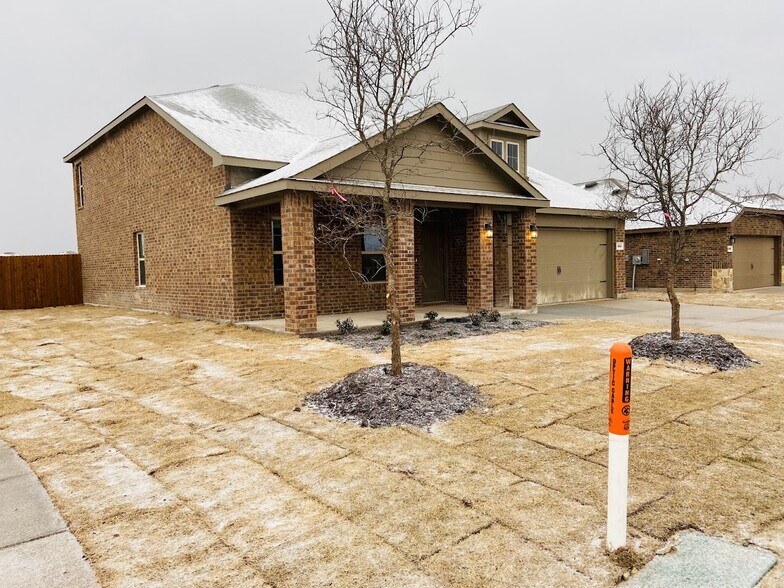 Building Photo - 305 Ginger Ave