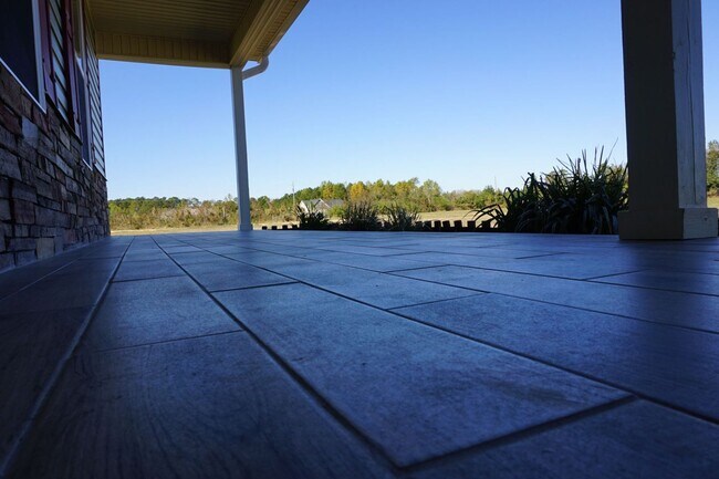 Building Photo - 3 Bedroom 2 Full bathrooms w/ Bonus room in Richlands!