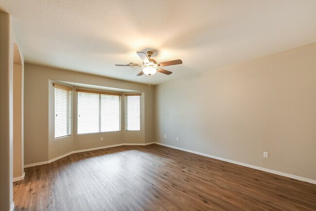 Building Photo - 4045 S Kirby Ct
