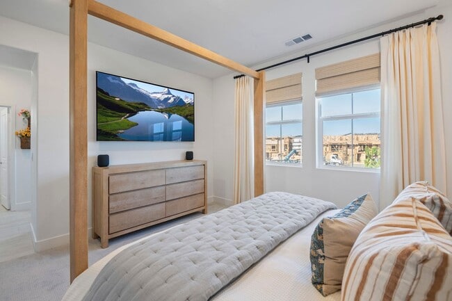 Building Photo - Beautiful 5bed/4bath for Rent Home at Great Park