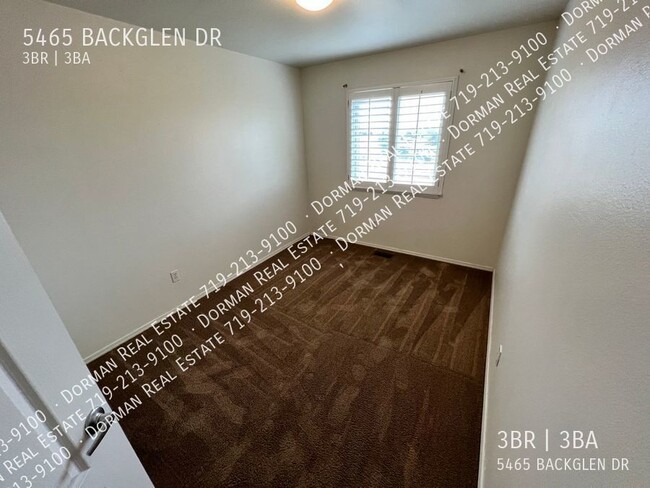 Building Photo - 5465 Backglen Dr