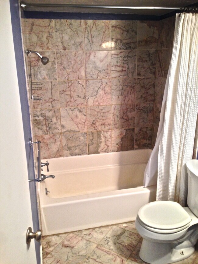 Building Photo - Charming Updated One Bedroom Apartment In North Boulder!