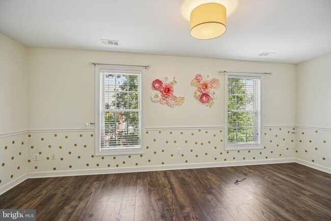Building Photo - 8154 Skelton Cir