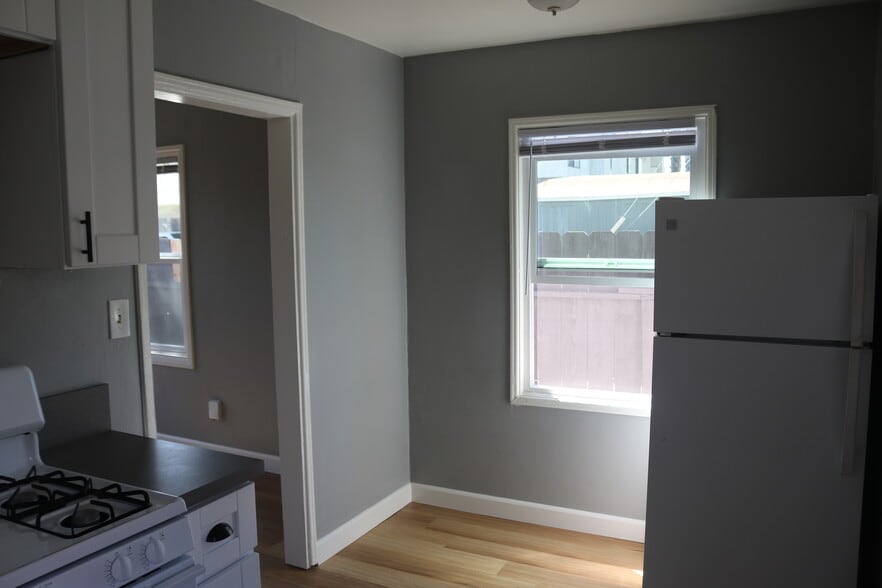 Building Photo - 4336 Wilson Ave