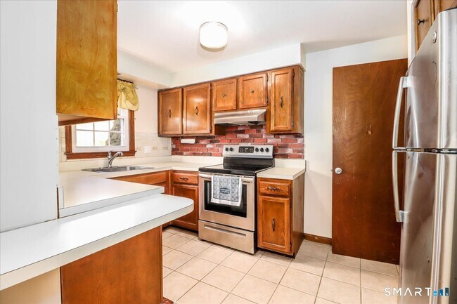 Building Photo - 62 Old Farms Ln