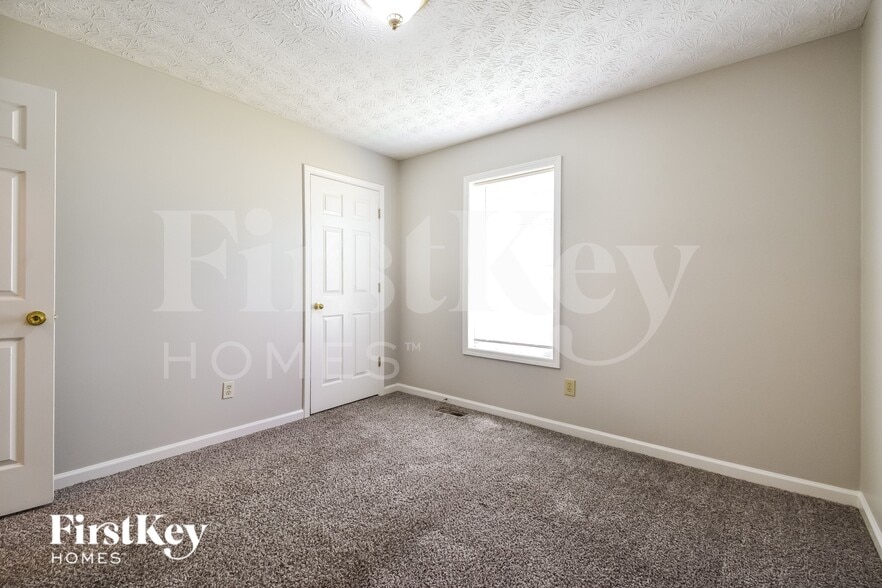 Building Photo - 4112 Springridge Trce SW