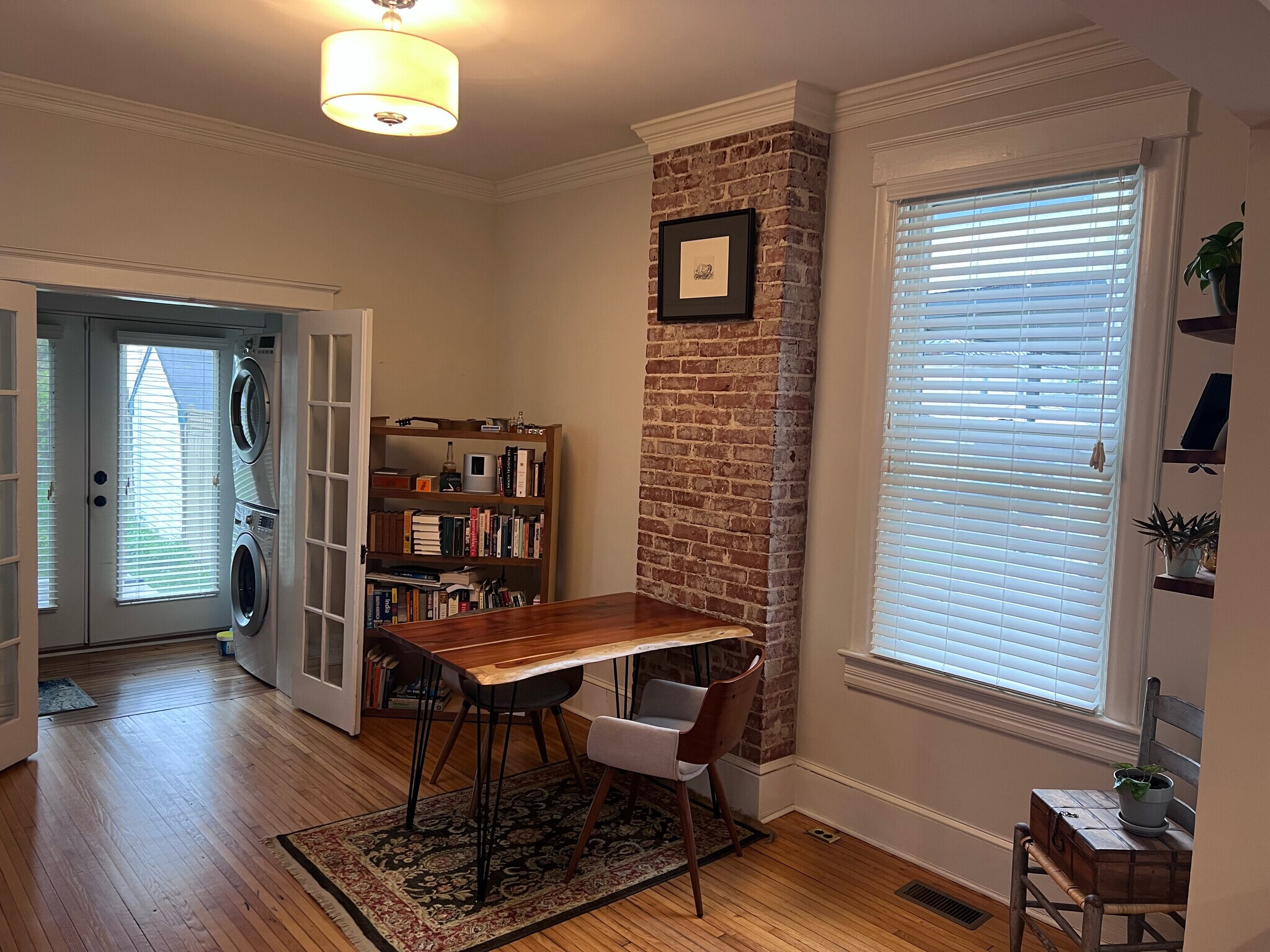 Building Photo - 504 N Loudoun St