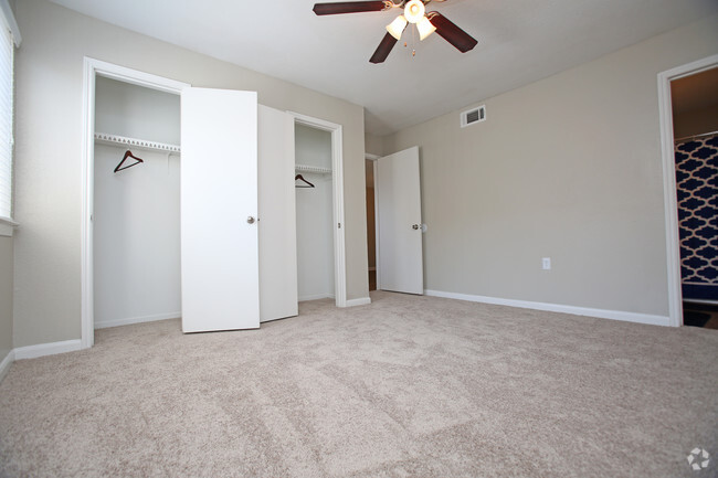 2BD, Bedroom - Watermark at Baytown