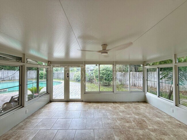 Building Photo - 7007 Holiday Hill Ct