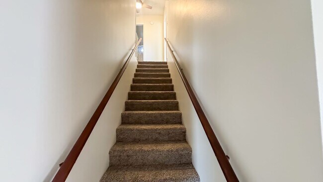 Building Photo - Move-In Ready 3-Bedroom with Pool / Lawn and Pool Service Included!