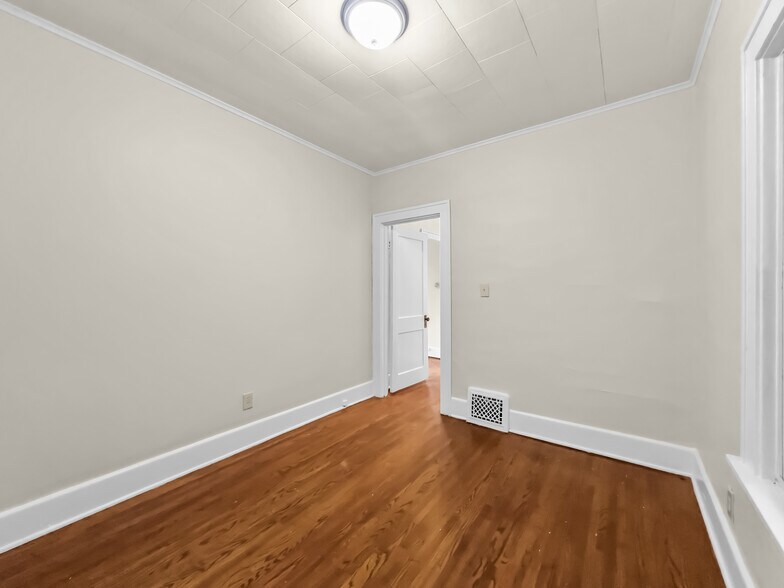 Building Photo - 3928 Upton Ave