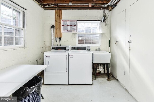 Building Photo - 130 S 29th St