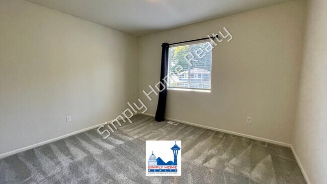 Building Photo - Spacious Tumwater home with a rare downstairs bedroom and a full bathroom!