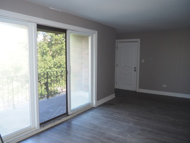 Building Photo - 14531 Ravinia Ave