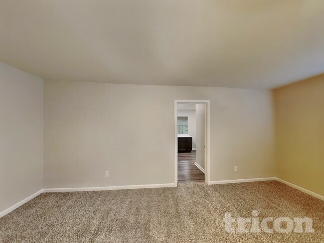 Building Photo - 837 Mallorie Ln