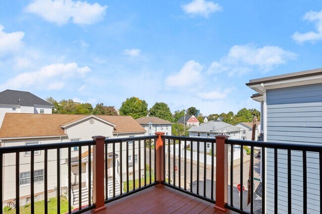 Building Photo - 42 Dennis St